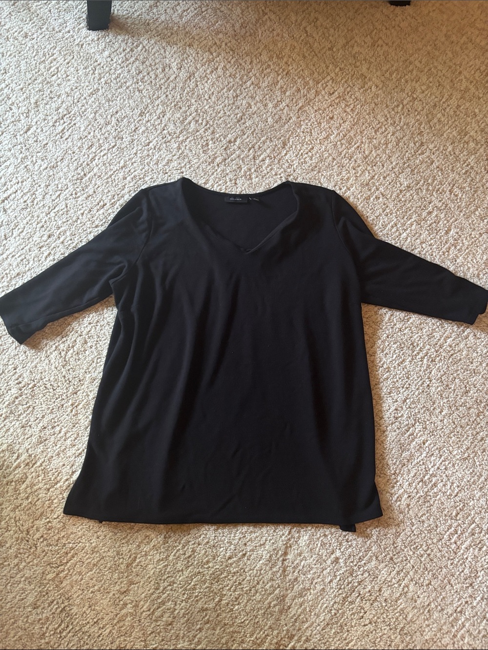 Women's Black V-neck 3/4 Sleeve Top